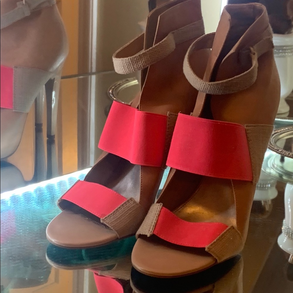 Nude / Neon Leather Rachel Roy Sandals Sz 10